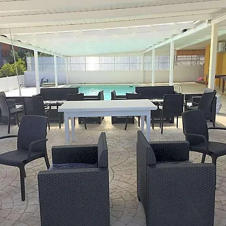 La Perla Dello Ionio Hotel